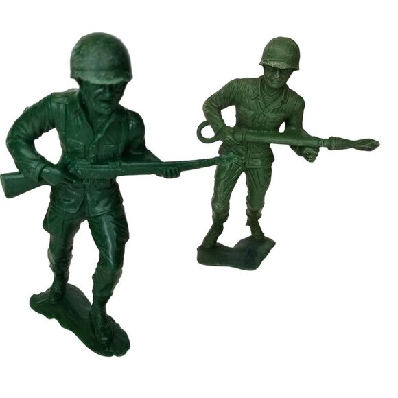 1964 Louis Marx Toy Green Army Soldiers Large 5"-6" with Guns Lot Of 6 - Picture 5 of 10